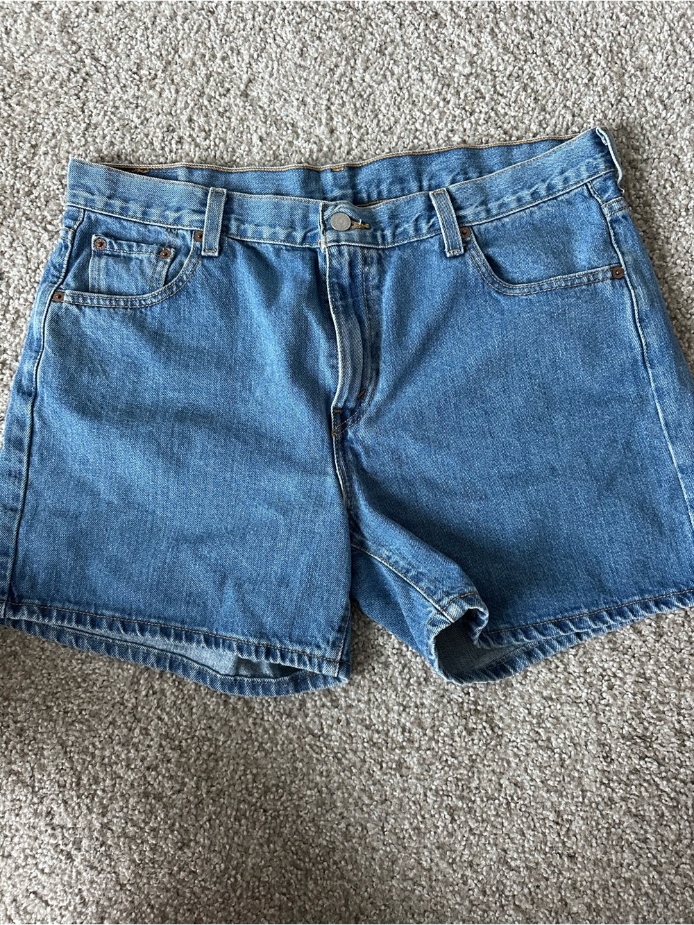 Vintage Levi's women mom Jean Shorts